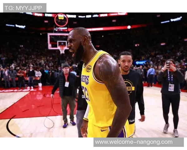 湖人困境不应全怪詹姆斯复出与里夫斯缺席卢卡表现让人失望