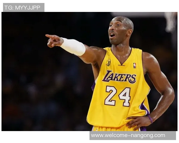 爱德华兹成为历史第七位25岁前达成万分的球员与科比詹姆斯同列