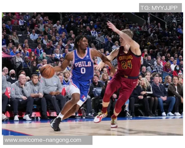 马克西半场表现惊艳10投8中狂砍23分3抢断三分球命中率高达667